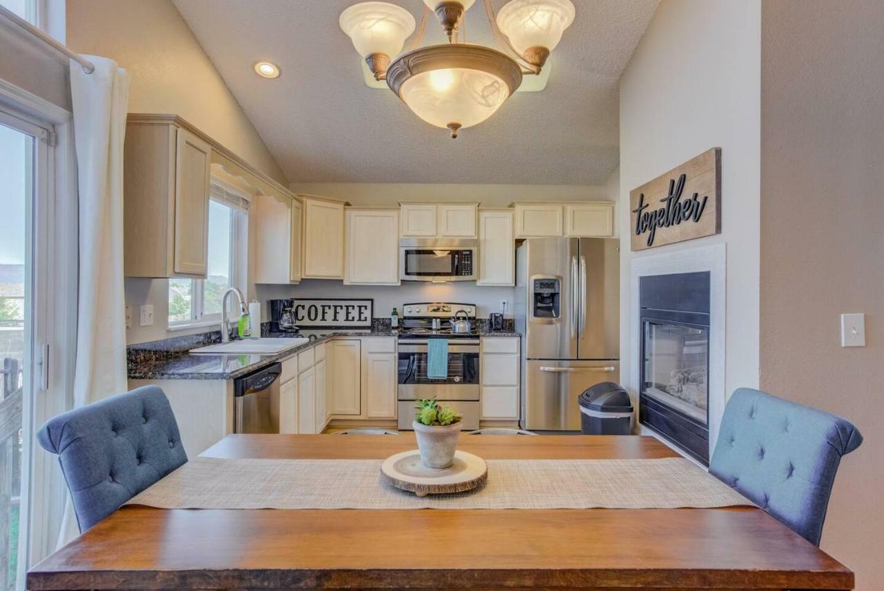 Cozy 4Br House With Peak Views In Colorado Springs Villa Bagian luar foto
